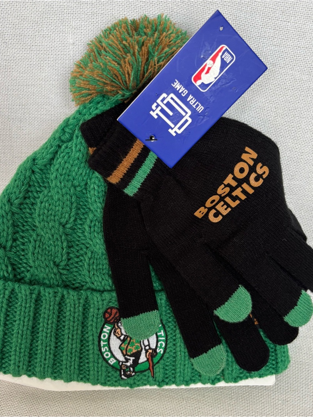 Boston Celtics Knitted Hat with Matching Gloves NWT One Size